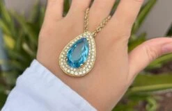 Unknown Important Blue Topaz Pendant 22 Carats With Diamonds -Mode Bijouterie Magasin IMG 3893 master