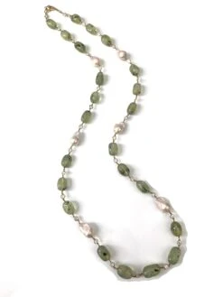 Natural Tumbled Prehnite And Baroque Pearl Long Necklace -Mode Bijouterie Magasin IMG 3935 master