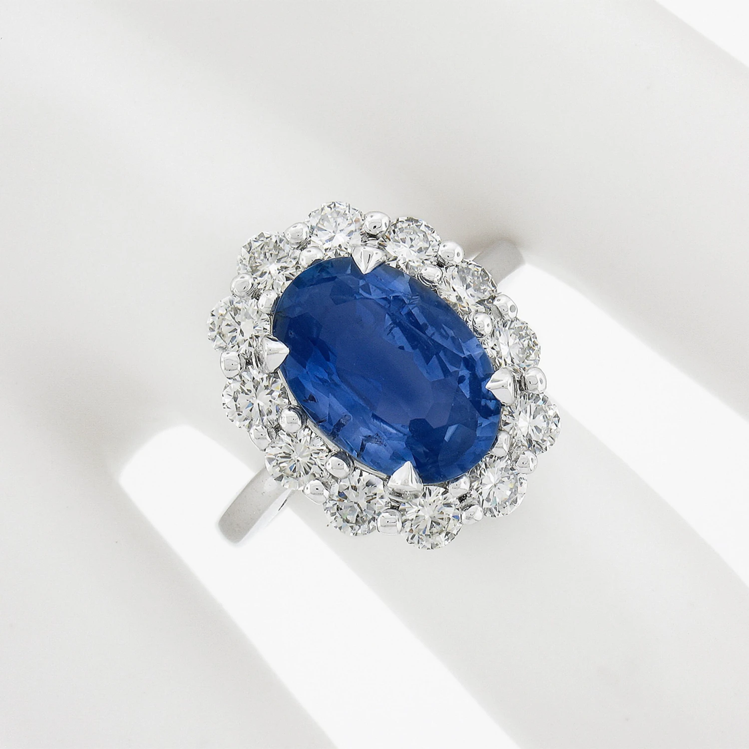 Platinum GIA Ceylon NO HEAT Oval Cornflower Blue Sapphire & Diamond Halo Ring 6 Platinum GIA Ceylon NO HEAT Oval Cornflower Blue Sapphire & Diamond Halo Ring – Image 4