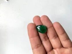 Unknown Zambian Vivid Green Emerald Smooth Tumbled Bead No Drill Hole Loose Gemstone 12 Unknown Zambian Vivid Green Emerald Smooth Tumbled Bead No Drill Hole Loose Gemstone -Mode Bijouterie Magasin IMG 4180 master 1