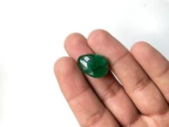 Unknown Zambian Vivid Green Emerald Smooth Tumbled Bead No Drill Hole Loose Gemstone 13 Unknown Zambian Vivid Green Emerald Smooth Tumbled Bead No Drill Hole Loose Gemstone -Mode Bijouterie Magasin IMG 4181 master 1
