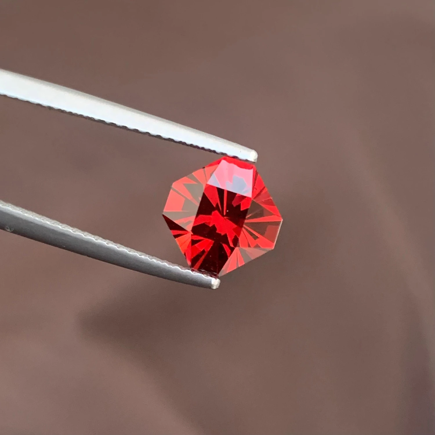 AAA Quality 2.45 Carat Faceted Pomegranate Red Rhodolite Garnet Gemstone 7 AAA Quality 2.45 Carat Faceted Pomegranate Red Rhodolite Garnet Gemstone – Image 5