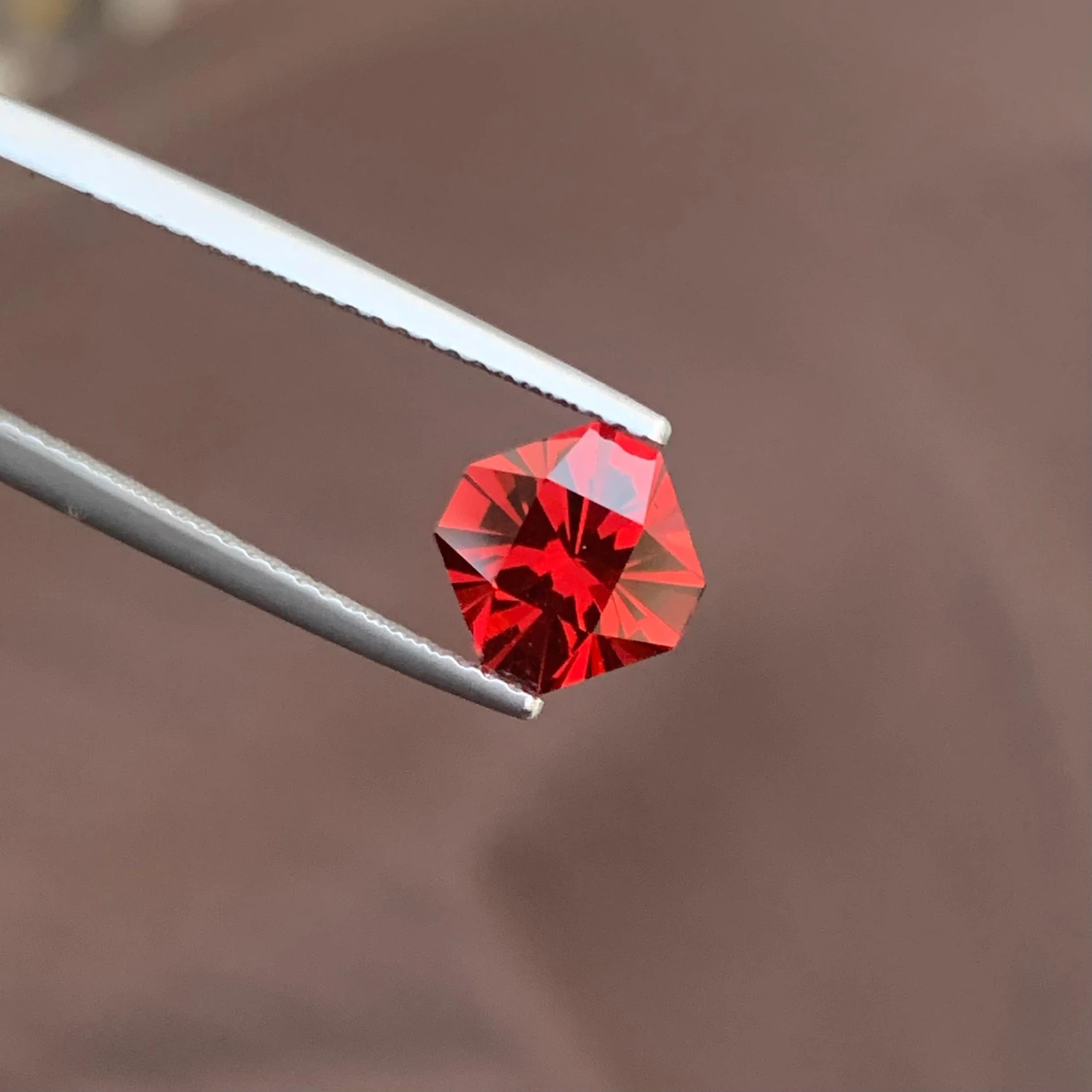 AAA Quality 2.45 Carat Faceted Pomegranate Red Rhodolite Garnet Gemstone 6 AAA Quality 2.45 Carat Faceted Pomegranate Red Rhodolite Garnet Gemstone – Image 4