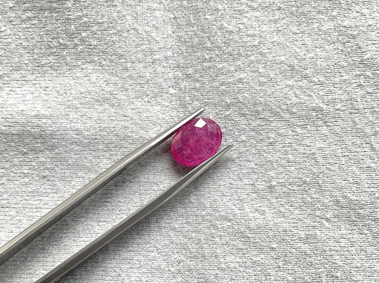 Unknown Certified 3.66 Carats Mozambique Ruby Oval Faceted Cutstone No Heat Natural Gem 5 Unknown Certified 3.66 Carats Mozambique Ruby Oval Faceted Cutstone No Heat Natural Gem – Image 3