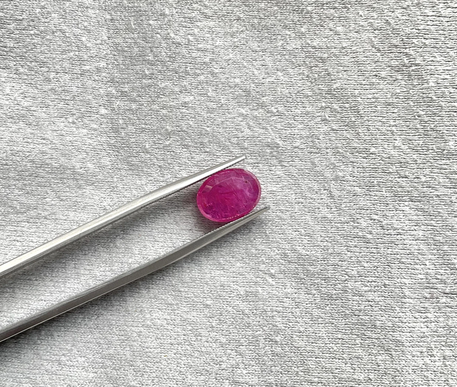 Unknown Certified 3.66 Carats Mozambique Ruby Oval Faceted Cutstone No Heat Natural Gem 7 Unknown Certified 3.66 Carats Mozambique Ruby Oval Faceted Cutstone No Heat Natural Gem – Image 5