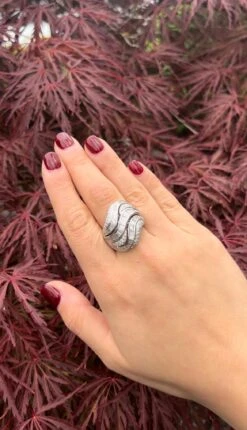 Unknown 18 Karat White Gold Diamond Dome Ring 3.32 Carats 11 Unknown 18 Karat White Gold Diamond Dome Ring 3.32 Carats -Mode Bijouterie Magasin IMG 4773 master