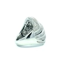 Unknown 18 Karat White Gold Diamond Dome Ring 3.32 Carats 10 Unknown 18 Karat White Gold Diamond Dome Ring 3.32 Carats -Mode Bijouterie Magasin IMG 4838 master