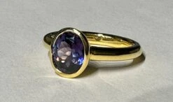 Purple Spinel Ring Set In 14 Karat Gold -Mode Bijouterie Magasin IMG 5089 master