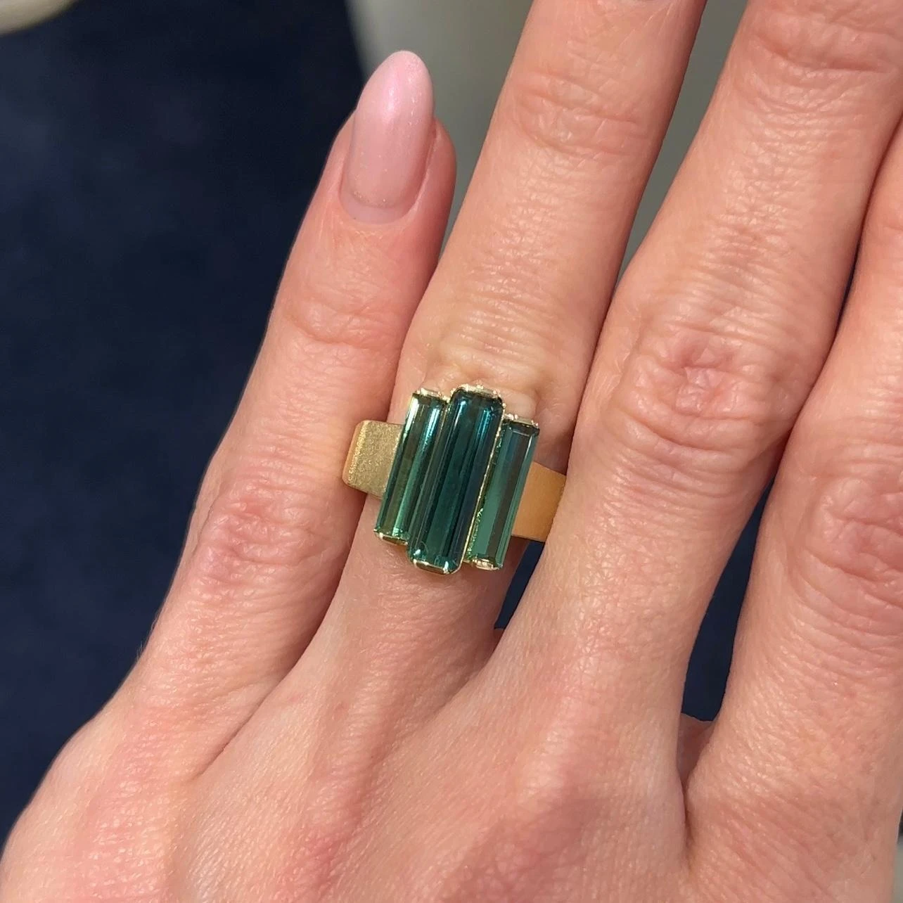 3.15 Carat Natural Brazilian Tourmaline Indigolite 18 Karat Yellow Gold Ring 5 3.15 Carat Natural Brazilian Tourmaline Indigolite 18 Karat Yellow Gold Ring – Image 3