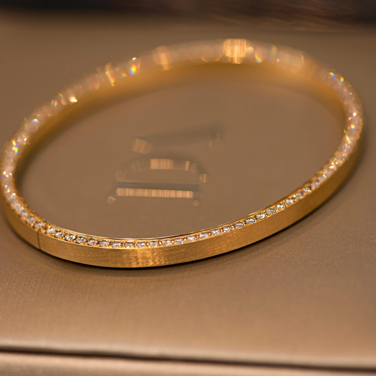 14 Carat Diamonds 18 Karat Matte Yellow Gold Plain Bangle "Art Deco" Collection 4 14 Carat Diamonds 18 Karat Matte Yellow Gold Plain Bangle "Art Deco" Collection – Image 2