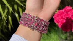 Unknown Hand Carved Pink Tourmaline Bracelet Set With Diamonds 82 Carats Total 11 Unknown Hand Carved Pink Tourmaline Bracelet Set With Diamonds 82 Carats Total -Mode Bijouterie Magasin IMG 5972 master