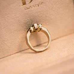 3.15 Carat Natural Brazilian Tourmaline Indigolite 18 Karat Yellow Gold Ring 11 3.15 Carat Natural Brazilian Tourmaline Indigolite 18 Karat Yellow Gold Ring -Mode Bijouterie Magasin IMG 6370 master