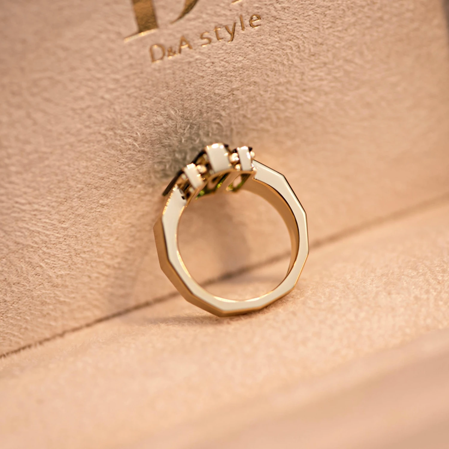 3.15 Carat Natural Brazilian Tourmaline Indigolite 18 Karat Yellow Gold Ring 6 3.15 Carat Natural Brazilian Tourmaline Indigolite 18 Karat Yellow Gold Ring – Image 4