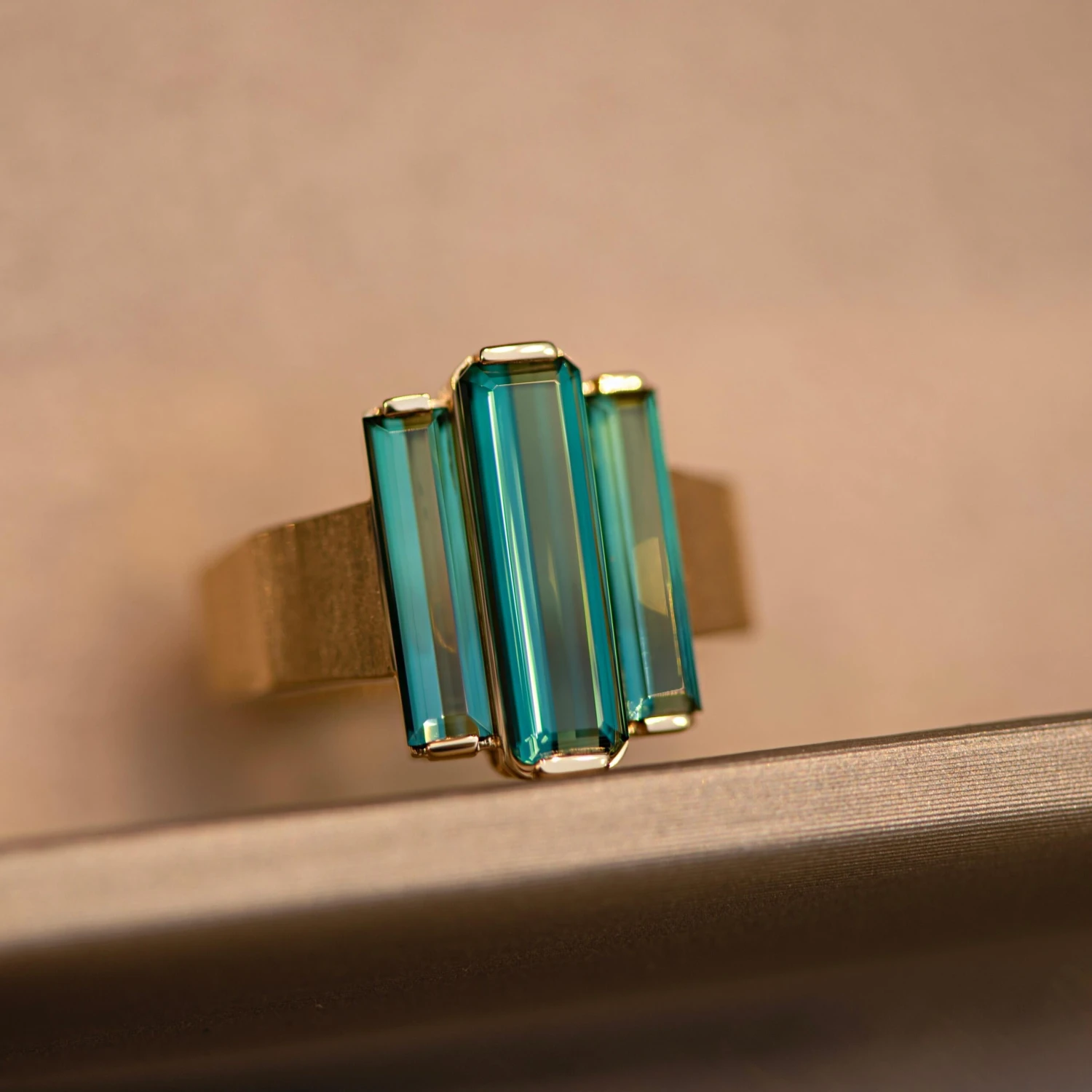 3.15 Carat Natural Brazilian Tourmaline Indigolite 18 Karat Yellow Gold Ring 4 3.15 Carat Natural Brazilian Tourmaline Indigolite 18 Karat Yellow Gold Ring – Image 2