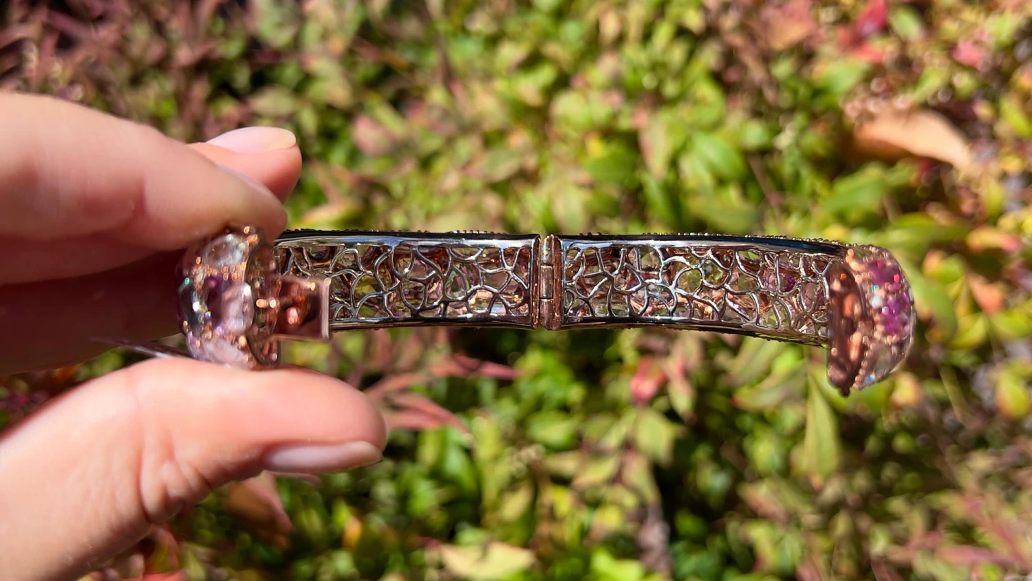 Unknown Fancy Color Sapphire Bracelet With Diamonds 98 Carats Total 18K Gold 6 Unknown Fancy Color Sapphire Bracelet With Diamonds 98 Carats Total 18K Gold – Image 4