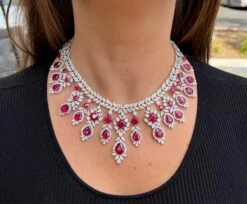 Unknown Very Fine Ruby Necklace Set With Diamonds 115 Carats Total 18K Gold 12 Unknown Very Fine Ruby Necklace Set With Diamonds 115 Carats Total 18K Gold -Mode Bijouterie Magasin IMG 7128 master
