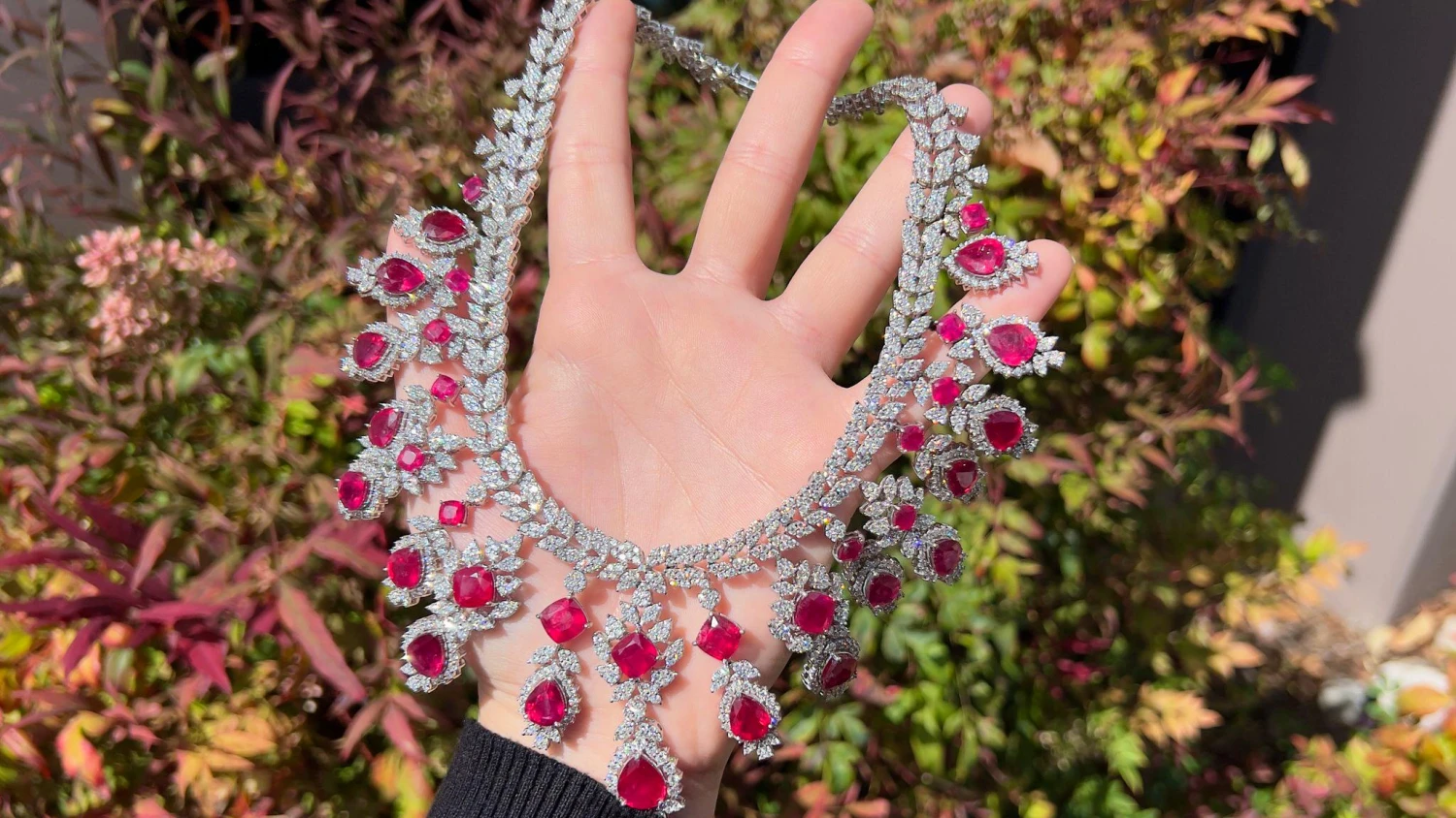 Unknown Very Fine Ruby Necklace Set With Diamonds 115 Carats Total 18K Gold 5 Unknown Very Fine Ruby Necklace Set With Diamonds 115 Carats Total 18K Gold – Image 3