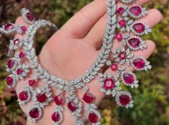 Unknown Very Fine Ruby Necklace Set With Diamonds 115 Carats Total 18K Gold 15 Unknown Very Fine Ruby Necklace Set With Diamonds 115 Carats Total 18K Gold -Mode Bijouterie Magasin IMG 7144 master