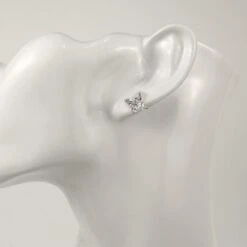 Tiffany & Co. "Victoria" Platinum Diamond Earrings 9 Tiffany & Co. "Victoria" Platinum Diamond Earrings -Mode Bijouterie Magasin IMG 7711 master