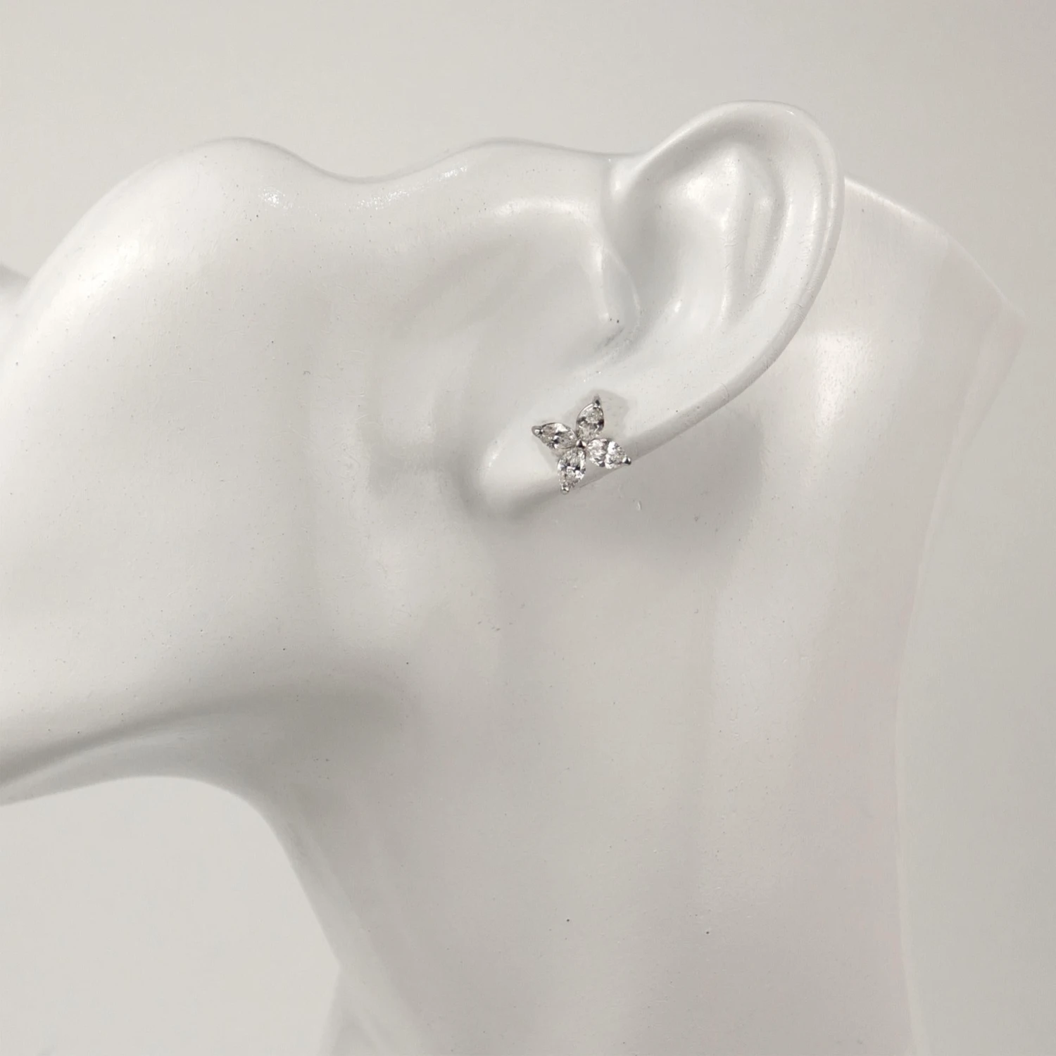 Tiffany & Co. "Victoria" Platinum Diamond Earrings 6 Tiffany & Co. "Victoria" Platinum Diamond Earrings – Image 4