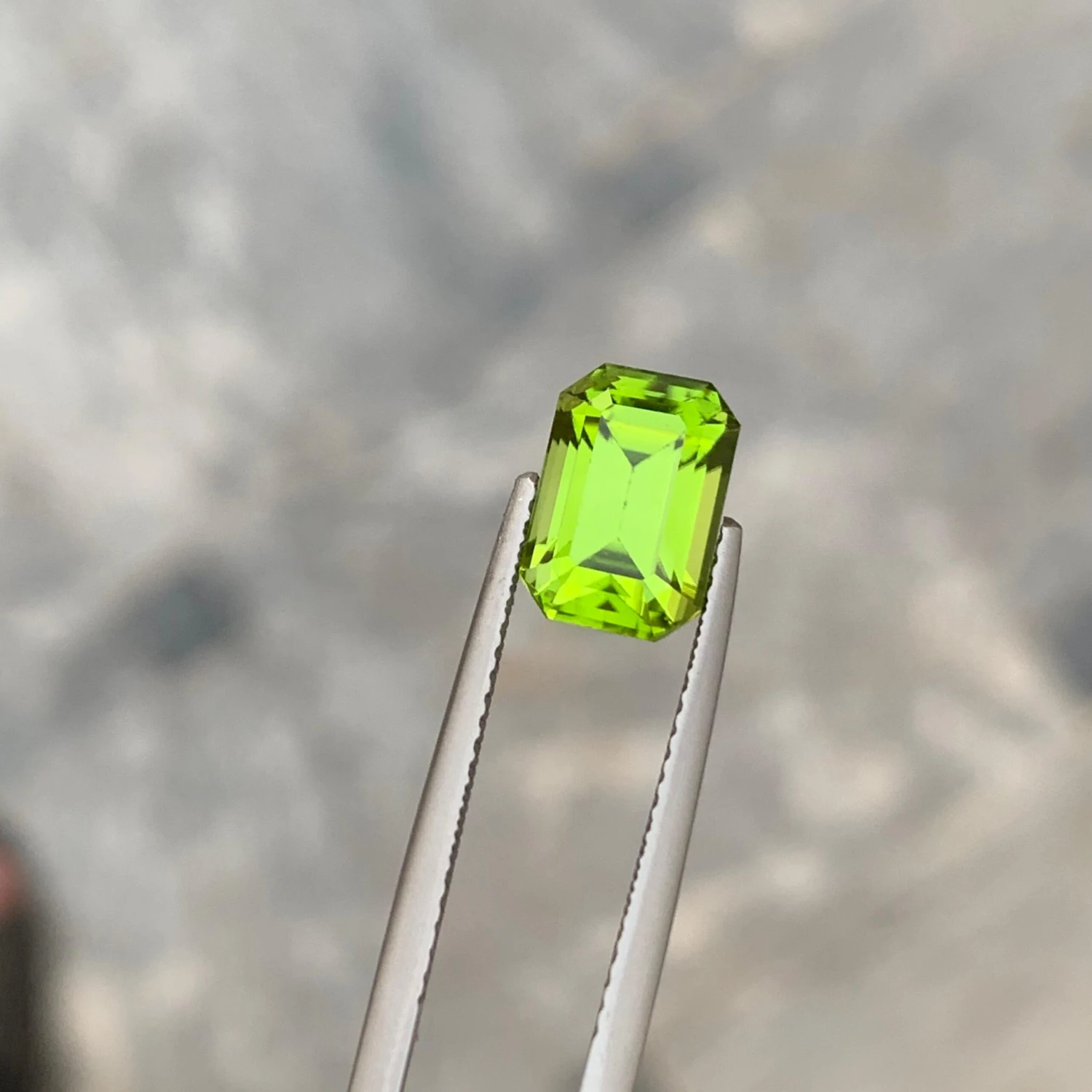 Unknown 3.30 Carat Apple Green Loose Peridot From Pakistan With Emerald Shape 9 Unknown 3.30 Carat Apple Green Loose Peridot From Pakistan With Emerald Shape – Image 7