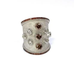 Georgios Collections 18 Karat White Gold And White And Brown Diamond Wide Ring 25 Georgios Collections 18 Karat White Gold And White And Brown Diamond Wide Ring -Mode Bijouterie Magasin IMG 8134 copy master