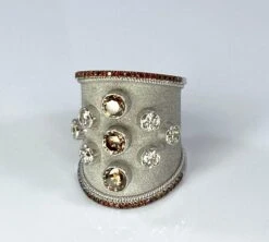 Georgios Collections 18 Karat White Gold And White And Brown Diamond Wide Ring 26 Georgios Collections 18 Karat White Gold And White And Brown Diamond Wide Ring -Mode Bijouterie Magasin IMG 8138 copy master