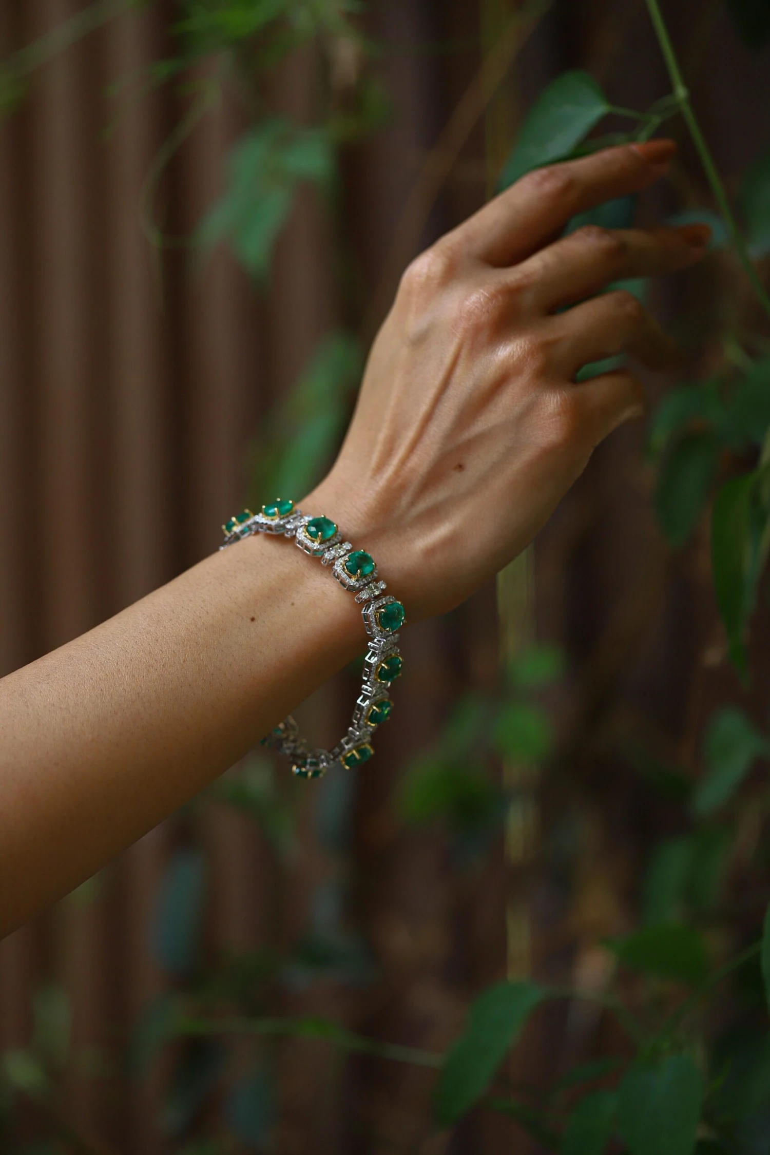 Unknown Natural Zambian Emerald Bracelet With Diamond And 18k Gold 5 Unknown Natural Zambian Emerald Bracelet With Diamond And 18k Gold – Image 3