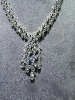 Unknown NWT Rare 18 Karat Gorgeous Fancy Glittering Diamond Necklace 10 Unknown NWT Rare 18 Karat Gorgeous Fancy Glittering Diamond Necklace -Mode Bijouterie Magasin IMG 8623 master
