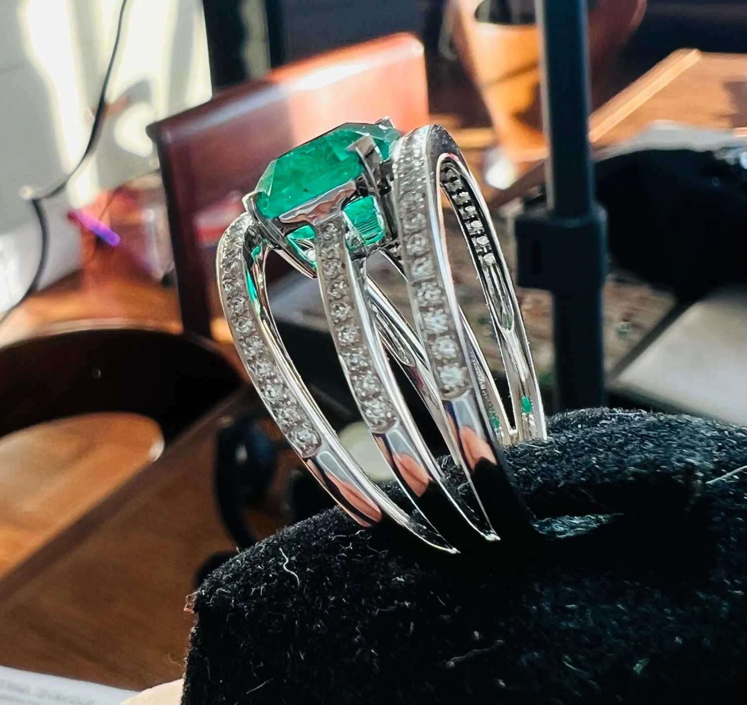 Unknown Emerald Cocktail Ring 18 Carat White Gold Diamonds 17 Unknown Emerald Cocktail Ring 18 Carat White Gold Diamonds – Image 15