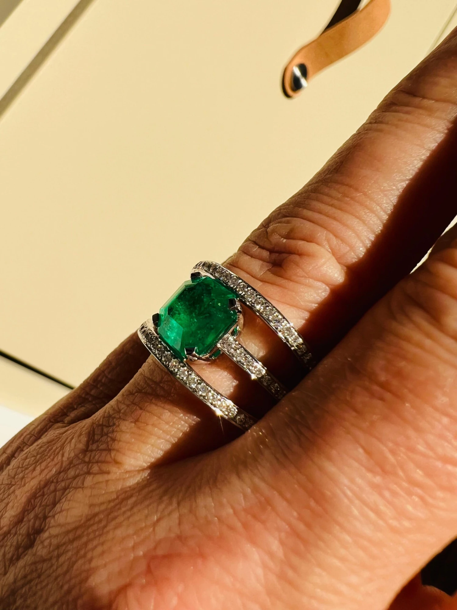 Unknown Emerald Cocktail Ring 18 Carat White Gold Diamonds 14 Unknown Emerald Cocktail Ring 18 Carat White Gold Diamonds – Image 12