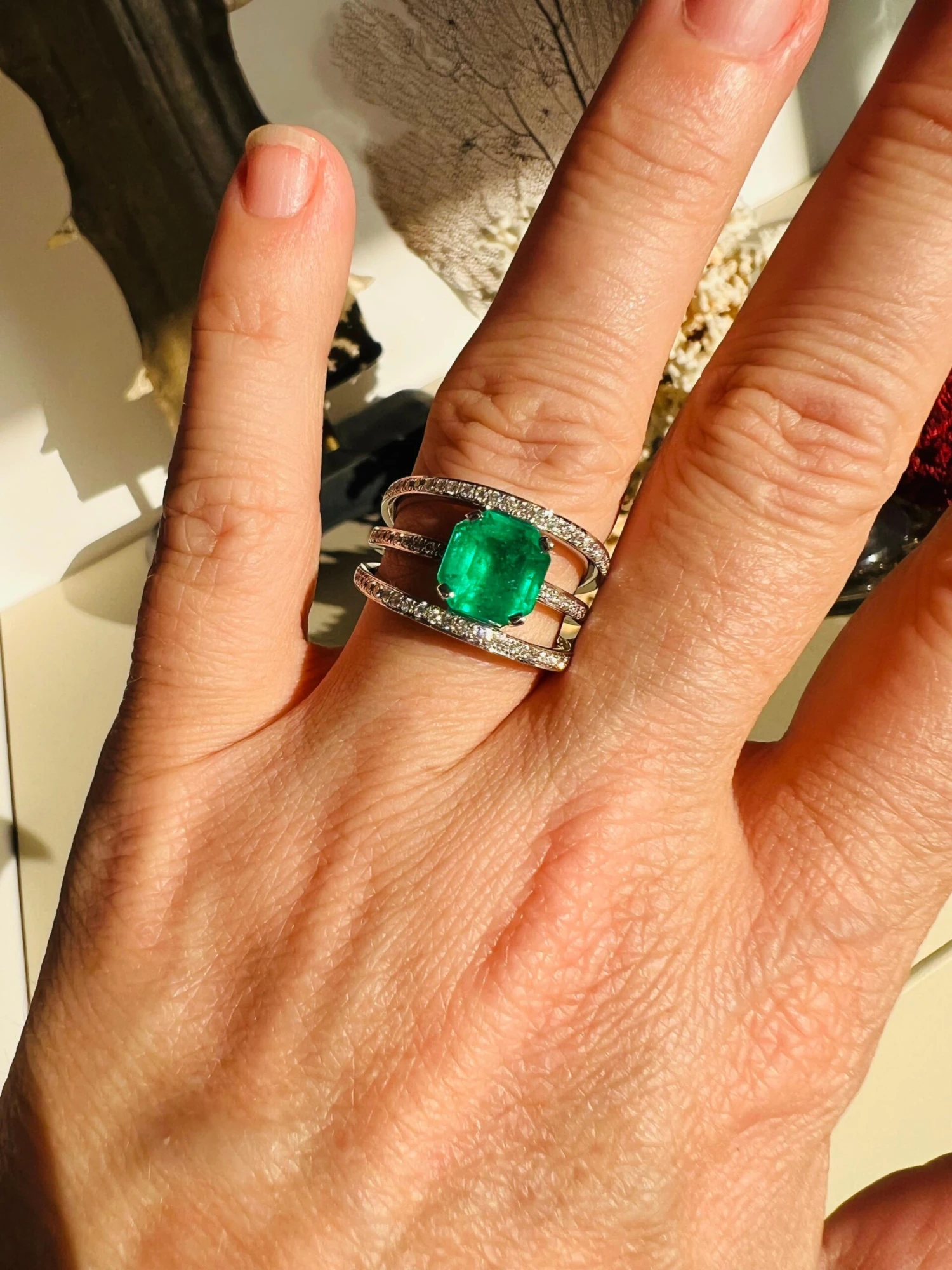 Unknown Emerald Cocktail Ring 18 Carat White Gold Diamonds 13 Unknown Emerald Cocktail Ring 18 Carat White Gold Diamonds – Image 11