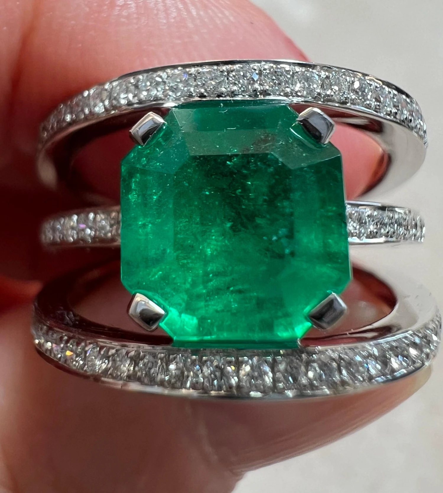 Unknown Emerald Cocktail Ring 18 Carat White Gold Diamonds 9 Unknown Emerald Cocktail Ring 18 Carat White Gold Diamonds – Image 7