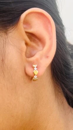 Dainty Love Heart Diamond Huggie Hoop Earrings In 14Karat Solid Yellow Gold -Mode Bijouterie Magasin IMG 8927 master