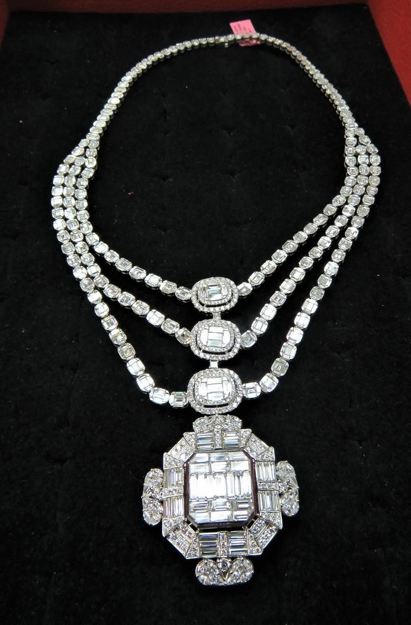 Unknown NWT $366, 747 Rare Fancy 18 Karat Gold Gorgeous 40 Carat Diamond Drop Necklace 4 Unknown NWT $366, 747 Rare Fancy 18 Karat Gold Gorgeous 40 Carat Diamond Drop Necklace – Image 2