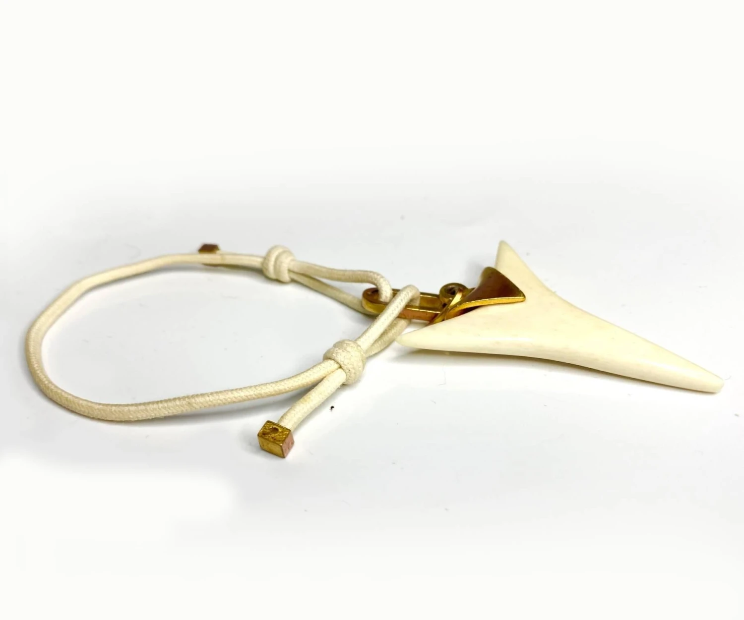 2000s Yves Saint Laurent Shark Tooth Shaped Horn Bracelet 5 2000s Yves Saint Laurent Shark Tooth Shaped Horn Bracelet – Image 3
