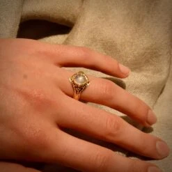 Kent Raible 18 Karat Gold Pale Blue Star Sapphire Solitaire Ring 18 Kent Raible 18 Karat Gold Pale Blue Star Sapphire Solitaire Ring -Mode Bijouterie Magasin Isabel Star Sapphire1 master