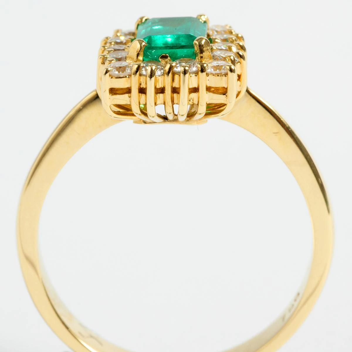 Unknown Stunning Diamond & Emerald Cluster Ring, 18 Carat Gold 5 Unknown Stunning Diamond & Emerald Cluster Ring, 18 Carat Gold – Image 3