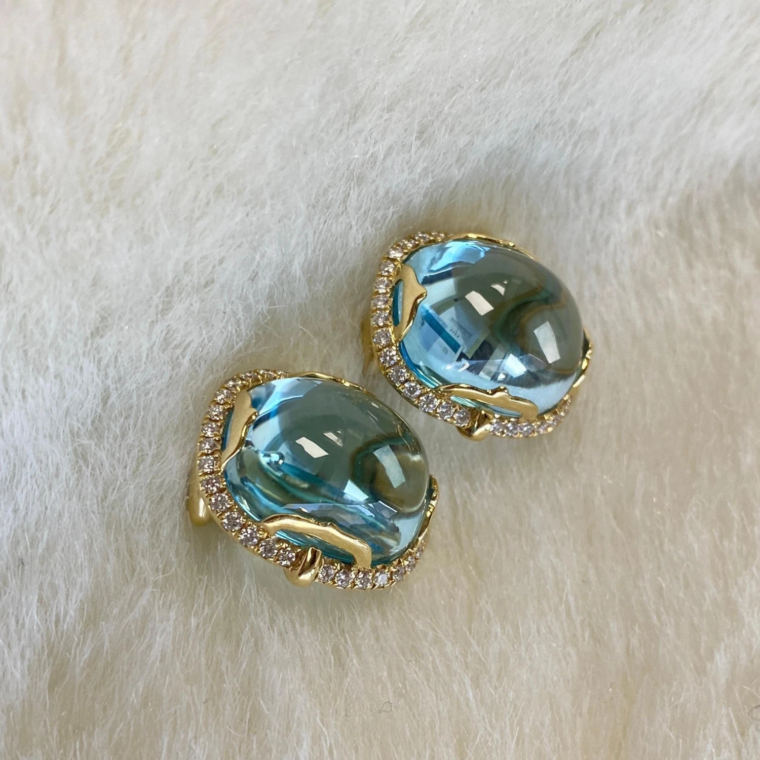 Goshwara Blue Topaz Cushion Cabochon With Diamond Earrings 6 Goshwara Blue Topaz Cushion Cabochon With Diamond Earrings – Image 4