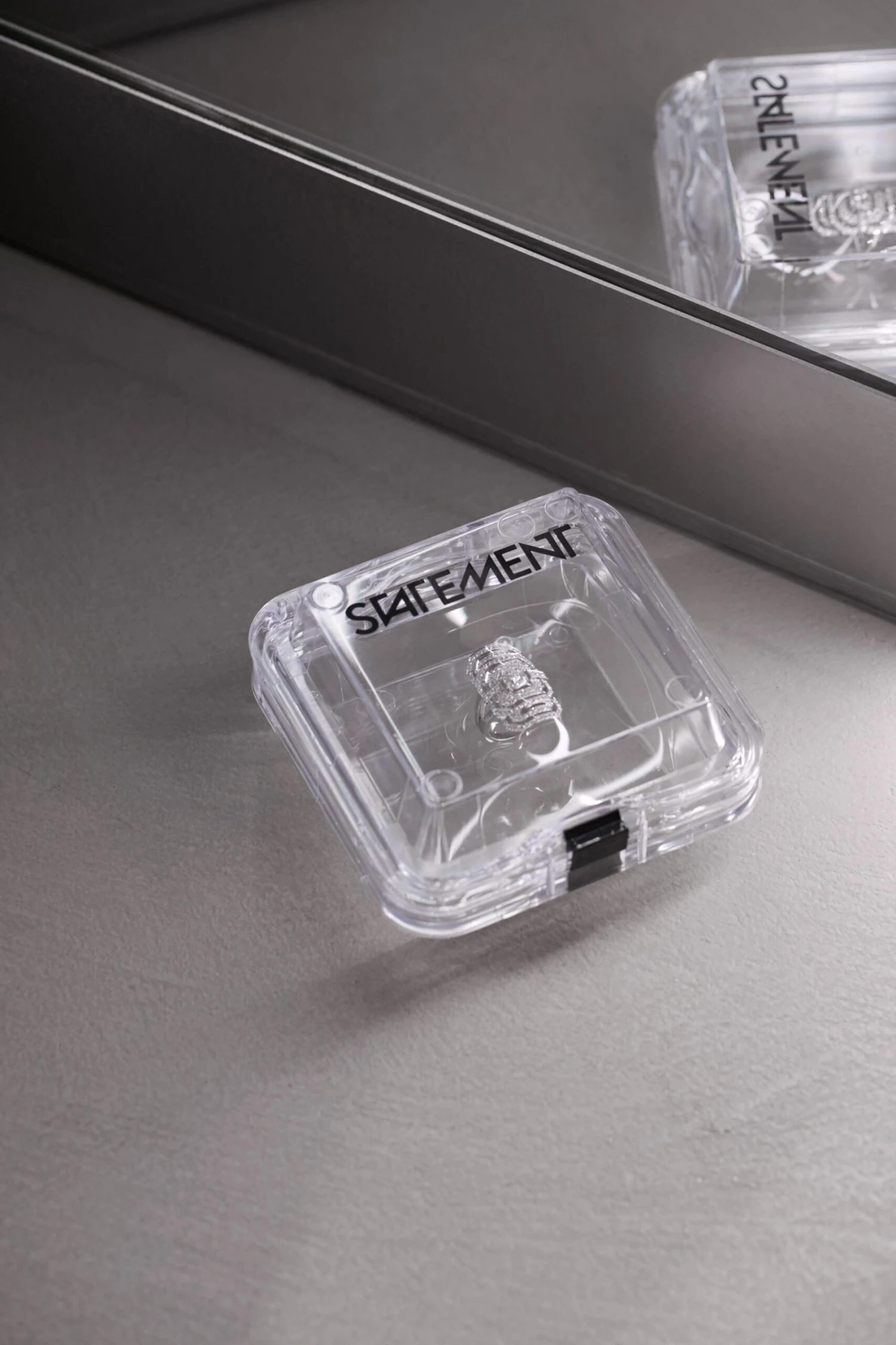 STATEMENT Paris - Unit Earring Stairway Wings Diamonds & Pink Gold 0, 35ct Right 5 STATEMENT Paris - Unit Earring Stairway Wings Diamonds & Pink Gold 0, 35ct Right – Image 3