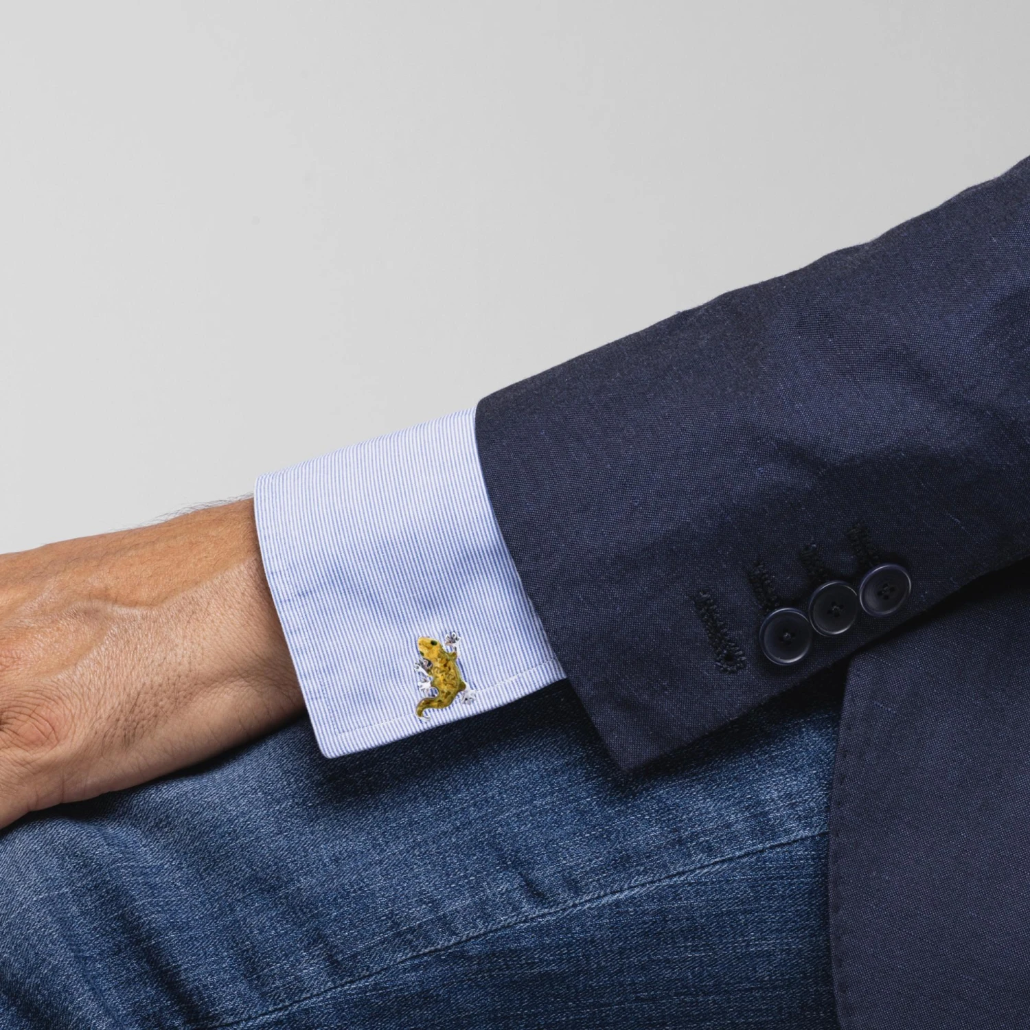 Alex Jona Sterling Silver Gecko Enamel Cufflinks 4 Alex Jona Sterling Silver Gecko Enamel Cufflinks – Image 2