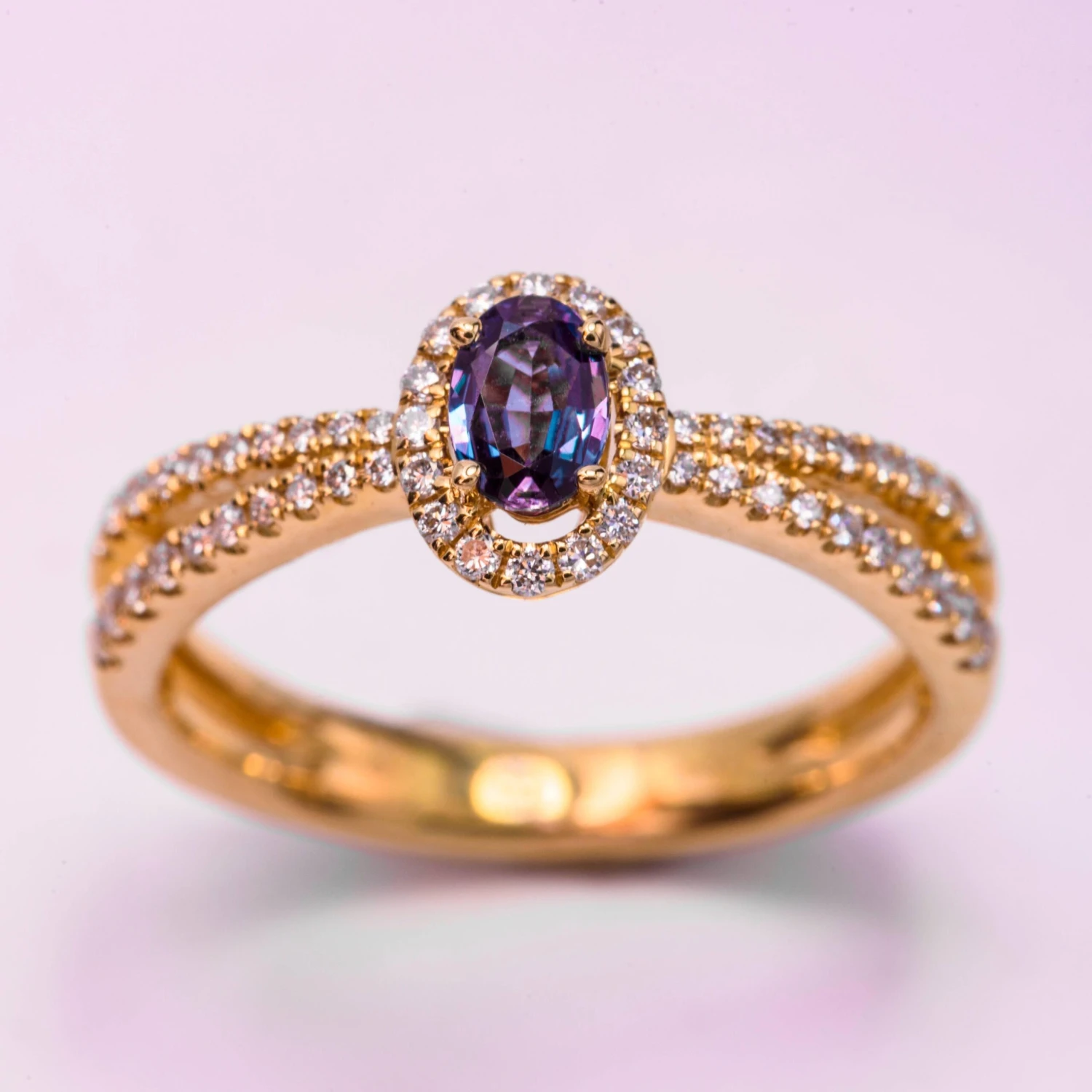 Oval Alexandrite And Diamond Ring With 18 Karat Yellow Gold 5 Oval Alexandrite And Diamond Ring With 18 Karat Yellow Gold – Image 3