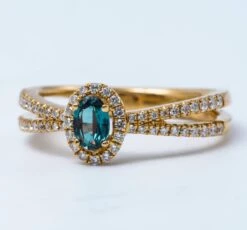 Oval Alexandrite And Diamond Ring With 18 Karat Yellow Gold 13 Oval Alexandrite And Diamond Ring With 18 Karat Yellow Gold -Mode Bijouterie Magasin LG213 AL 4 6 master
