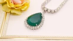 Unknown Certified 40 Carat Emerald And Diamond Necklace In 18 Karat Gold -Mode Bijouterie Magasin MG 6280 1 master