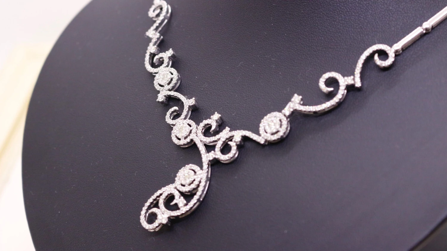 Unknown Designer Diamond Necklace 5 Unknown Designer Diamond Necklace – Image 3