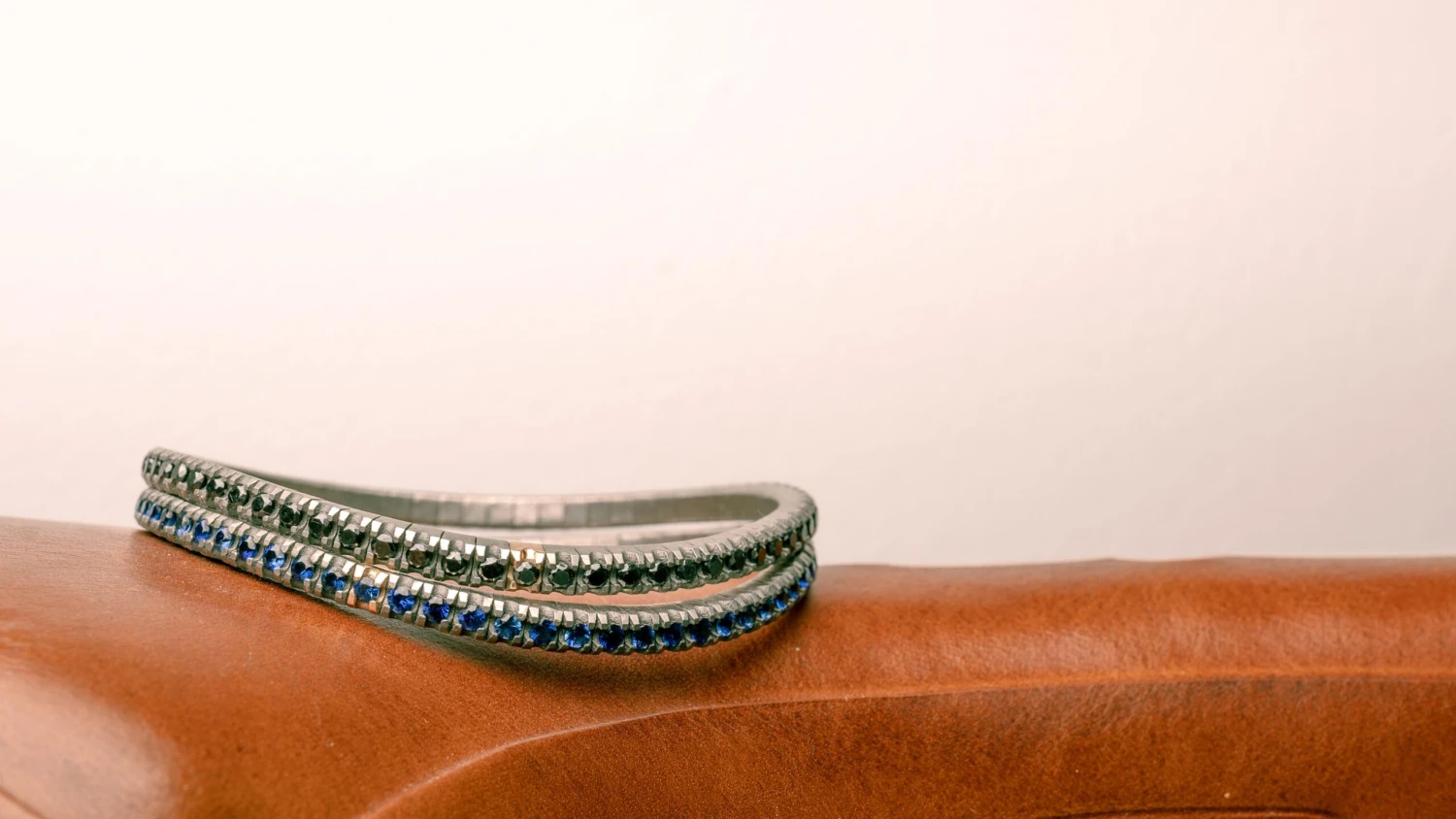 Men's Bracelet Loop Line Tennis, 18 Karat Red Gold And 3 Point Black Diamonds 5 Men's Bracelet Loop Line Tennis, 18 Karat Red Gold And 3 Point Black Diamonds – Image 3