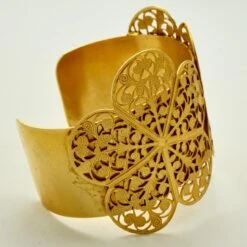 Miriam Haskell Gold Plated Filigree Flower Bangle Bracelet -Mode Bijouterie Magasin Miriam Haskell Gold Plated Filigree Flower Bangle Bracelet 2 master