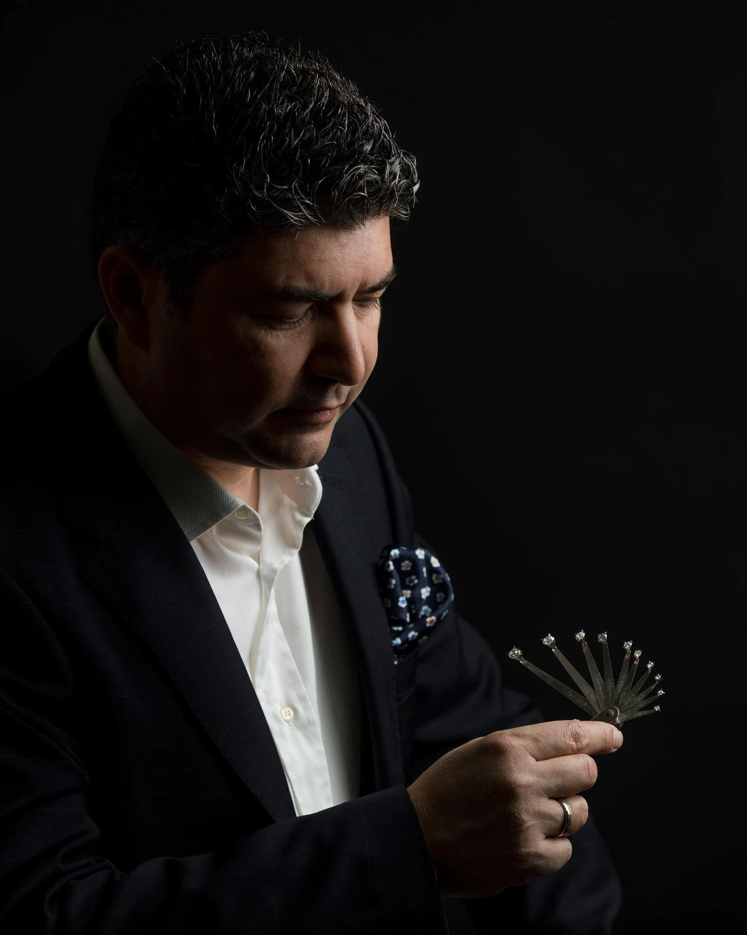 Butterfly Brooch With Pink Red And Blue Sapphires Diamonds In 18Kt Rose Gold 8 Butterfly Brooch With Pink Red And Blue Sapphires Diamonds In 18Kt Rose Gold – Image 6