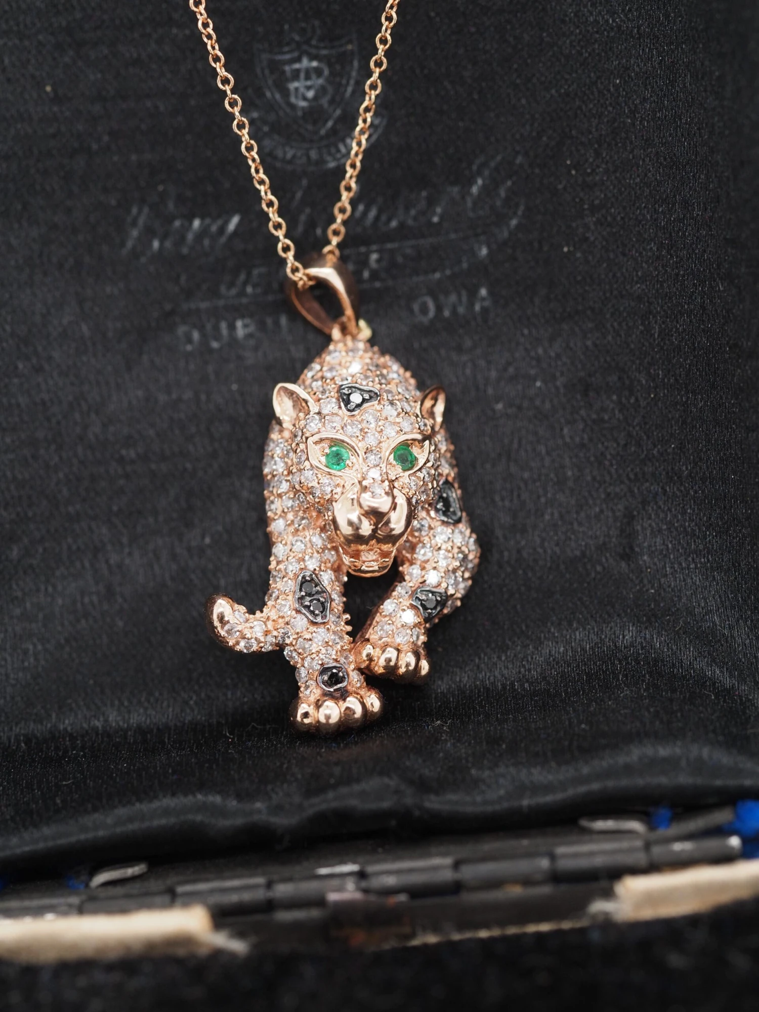 Unknown 14K Rose Gold Diamond And Emerald Panther Pendant And Necklace 10 Unknown 14K Rose Gold Diamond And Emerald Panther Pendant And Necklace – Image 8