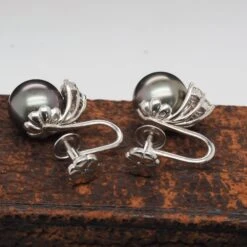Unknown 18k White Gold “Mikimoto” Tahitian Pearl & Diamond Earrings -Mode Bijouterie Magasin P6051293 master